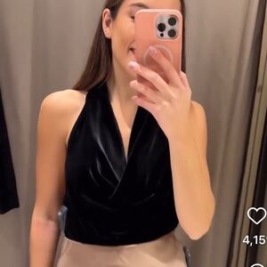 New year sale NWT ZARA velvet draped cowl neck halter top size L
🚨firm price